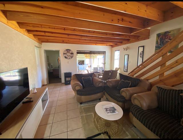 4 BEDROOM FREEHOLD FOR SALE IN RAVENSWOOD